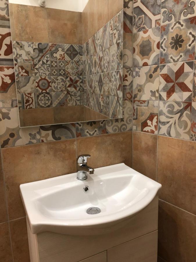 B&B Meliora Rooms Avola Exterior photo